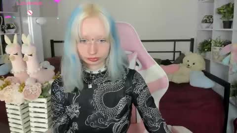Katia  online show from April 22, 2026, 5:32 am