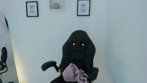 Snapshot of katia_sex25 chatting on May 9, 2026, 8:03 pm Katia online show from May 9, 2026, 8:03 pm