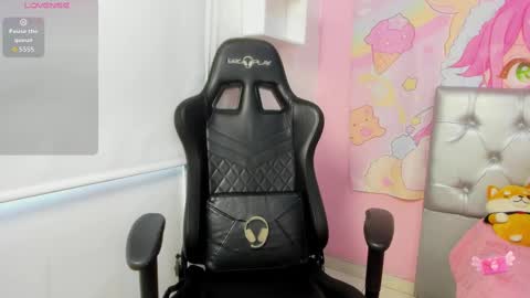 Snapshot of katia_ws chatting on September 18, 2025, 12:18 pm KATIA online show from September 18, 2025, 12:18 pm