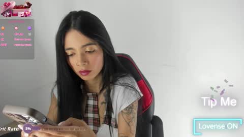 Snapshot of katialips_ chatting on October 23, 2025, 9:35 pm Katia online show from October 23, 2025, 9:35 pm