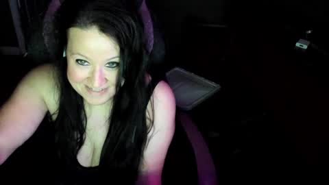 Snapshot of katie227 chatting on December 5, 2024, 2:31 am Katie online show from December 5, 2024, 2:31 am