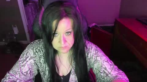 Snapshot of katie227 chatting on January 3, 2025, 6:01 am Katie online show from January 3, 2025, 6:01 am