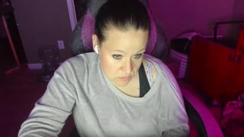 Snapshot of katie227 chatting on January 24, 2025, 2:28 am Katie online show from January 24, 2025, 2:28 am