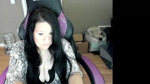 Snapshot of katie227 chatting on January 30, 2025, 5:09 am Katie online show from January 30, 2025, 5:09 am