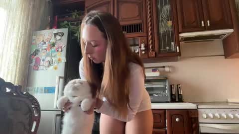 Katienext stream  online show from November 24, 2025, 9:42 am