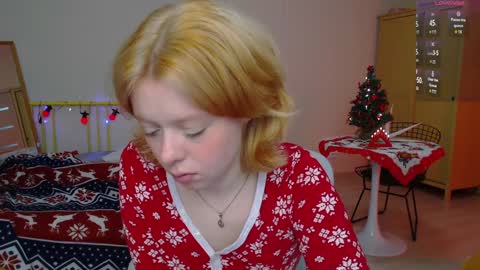 Snapshot of katie_deville chatting on December 19, 2024, 5:18 pm Katie Deville online show from December 19, 2024, 5:18 pm
