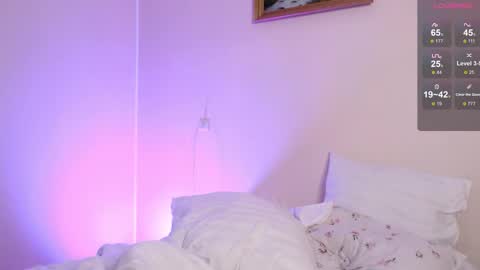 Snapshot of katie_deville chatting on October 4, 2025, 2:20 am Katie Deville online show from October 4, 2025, 2:20 am