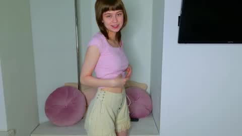 Snapshot of katie_ktk chatting on September 20, 2025, 1:45 pm Katie online show from September 20, 2025, 1:45 pm