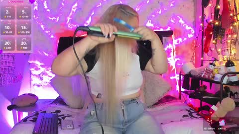 SHARON  KATIEE online show from January 14, 2025, 9:09 pm