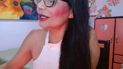 katiusca_horny2 online show from April 26, 2026, 9:23 pm