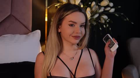 Snapshot of katjolie chatting on January 23, 2025, 9:07 pm KatJolie online show from January 23, 2025, 9:07 pm