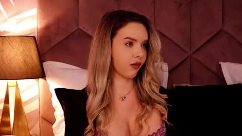 Snapshot of katjolie chatting on October 16, 2025, 7:59 pm KatJolie online show from October 16, 2025, 7:59 pm