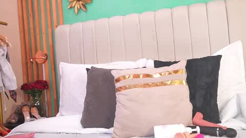 Snapshot of katlyn_martins chatting on November 1, 2025, 6:21 pm K A T L Y N online show from November 1, 2025, 6:21 pm