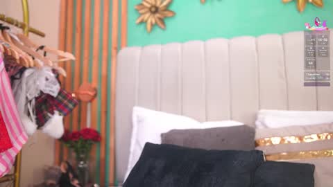 K A T L Y N  online show from December 13, 2025, 7:53 pm