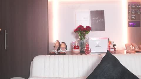 K A T L Y N  online show from February 17, 2026, 5:41 pm