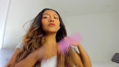 Follow me on instagram and twitter as correaktnees online show from December 25, 2024, 8:29 am