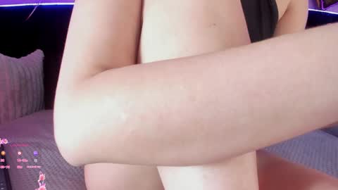 Snapshot of katniss_lovee_ chatting on December 5, 2025, 5:05 am .... Katniss .... online show from December 5, 2025, 5:05 am