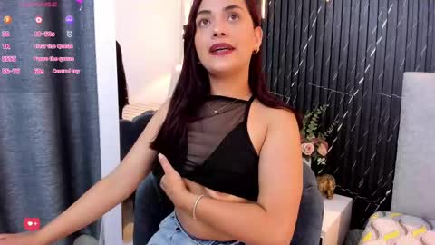 Keyla online show from October 14, 2025, 7:36 pm