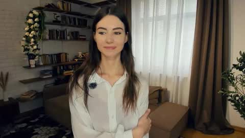 Kate Aurora online show from March 8, 2026, 7:45 am