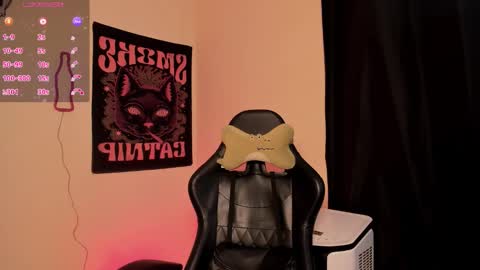 Snapshot of katrinaa_ricci chatting on December 15, 2025, 4:00 pm Katrina Ricci online show from December 15, 2025, 4:00 pm