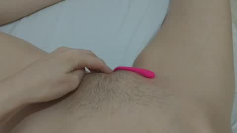 Snapshot of katrinna_arinna chatting on January 25, 2025, 3:30 am katrina dont forget to give me thumbs up online show from January 25, 2025, 3:30 am