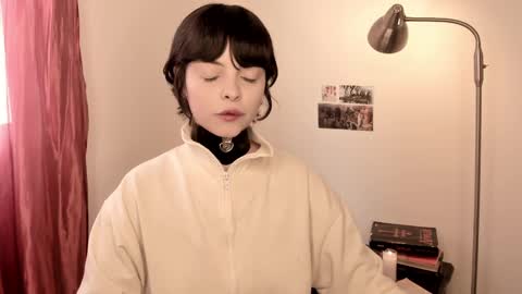 Snapshot of katsurotaro chatting on March 7, 2025, 7:05 pm katsuro online show from March 7, 2025, 7:05 pm