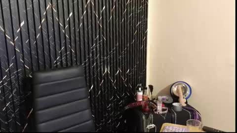 Katt  online show from October 15, 2025, 4:40 pm