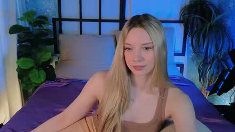 katt_yy online show from May 1, 2026, 5:12 am