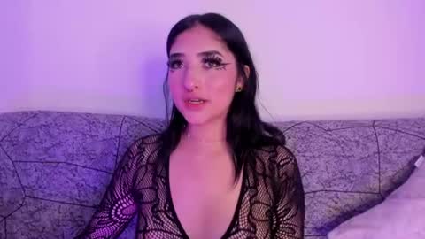 Kat  online show from June 12, 2026, 12:31 am