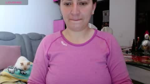 Snapshot of kattie_love chatting on December 17, 2025, 8:53 am kattie online show from December 17, 2025, 8:53 am