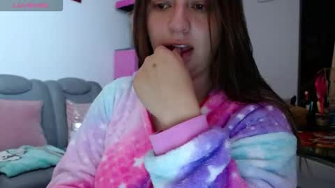 Snapshot of kattie_love chatting on December 22, 2025, 8:55 am kattie online show from December 22, 2025, 8:55 am