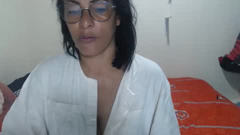 Snapshot of kattleyagray chatting on October 19, 2025, 1:23 pm KattleyaGrey online show from October 19, 2025, 1:23 pm