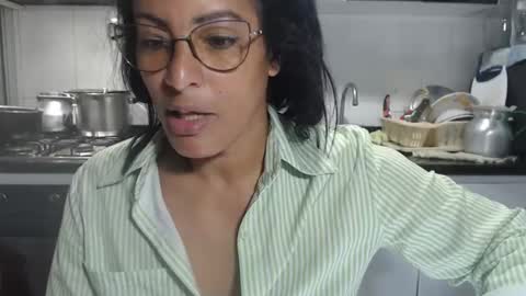 Snapshot of kattleyagray chatting on November 23, 2025, 12:05 pm KattleyaGrey online show from November 23, 2025, 12:05 pm