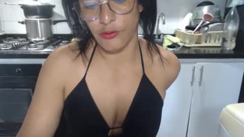 Snapshot of kattleyagray chatting on December 3, 2025, 9:35 pm KattleyaGrey online show from December 3, 2025, 9:35 pm