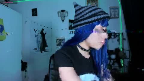 kattx   independent model online show from April 27, 2026, 4:54 am