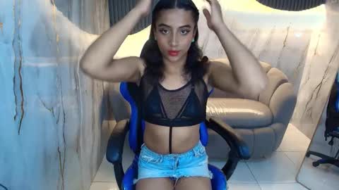 Snapshot of katty_berry_r chatting on October 7, 2025, 7:44 pm Katty online show from October 7, 2025, 7:44 pm