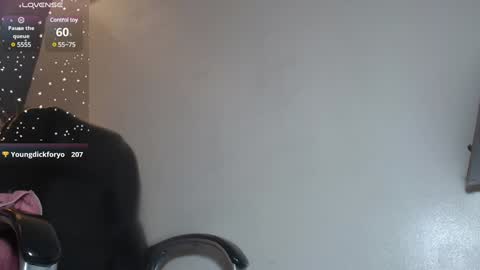 Snapshot of katty_findom_ chatting on January 25, 2025, 3:41 pm katty online show from January 25, 2025, 3:41 pm