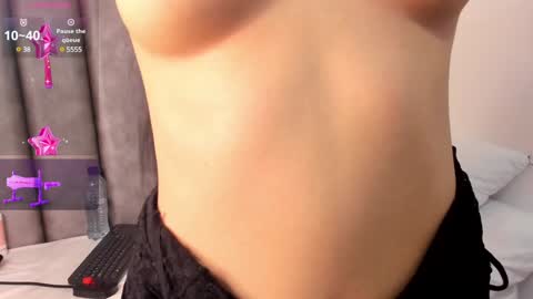 Snapshot of katy_thompson_ chatting on January 5, 2025, 6:46 am Katherin online show from January 5, 2025, 6:46 am