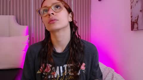 Snapshot of katy_van chatting on May 2, 2026, 8:47 pm Katy Van online show from May 2, 2026, 8:47 pm