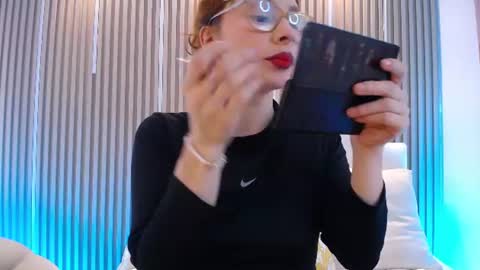 Snapshot of katy_van chatting on June 19, 2026, 9:40 pm Katy Van online show from June 19, 2026, 9:40 pm