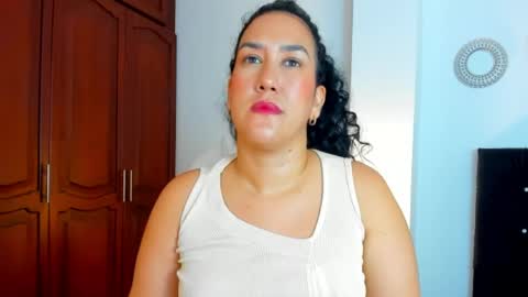KATYAJHONSS online show from April 28, 2026, 9:53 pm