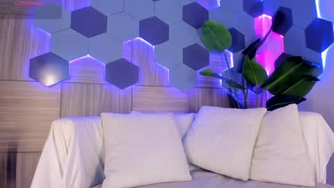 Snapshot of katyakozlov chatting on May 22, 2026, 12:00 pm online show from May 22, 2026, 12:00 pm