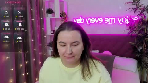 Kate online show from May 4, 2026, 5:14 am