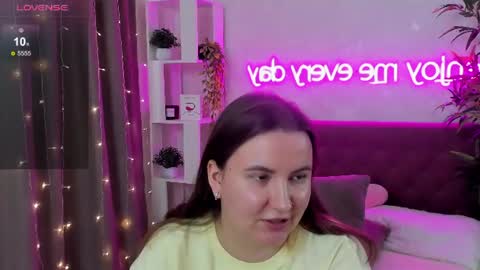 Snapshot of katyaneilson chatting on June 13, 2026, 6:33 am Kate online show from June 13, 2026, 6:33 am