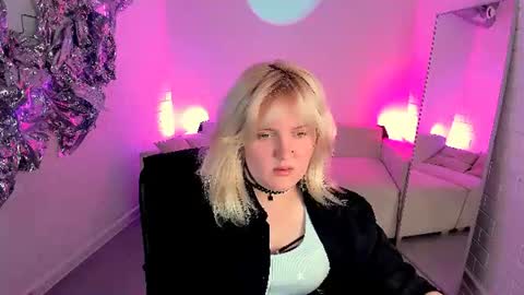 Snapshot of katybriggs chatting on June 17, 2026, 5:10 am Katy online show from June 17, 2026, 5:10 am