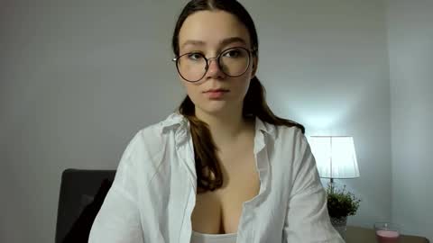 Snapshot of katygentle chatting on December 22, 2025, 7:38 am Katy online show from December 22, 2025, 7:38 am