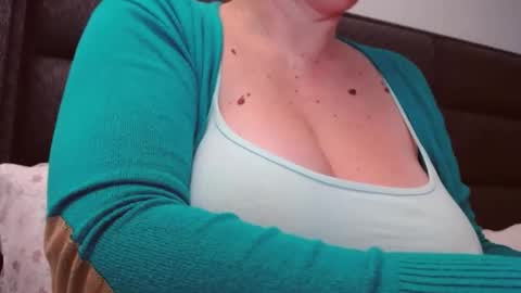 Katy online show from October 21, 2025, 5:08 am