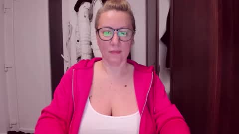 Katy online show from January 13, 2026, 2:39 am