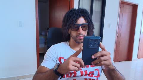 Snapshot of kaurilop chatting on January 1, 2025, 5:00 pm Kauri Lop online show from January 1, 2025, 5:00 pm