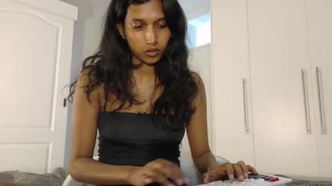 Snapshot of kawaiibabypie chatting on April 7, 2026, 12:38 pm kawaiibabypie online show from April 7, 2026, 12:38 pm